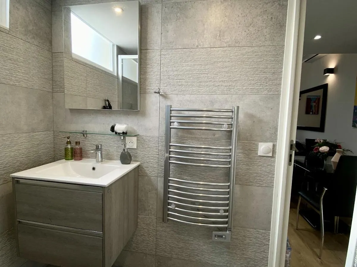 Central Lamartine Flat - Brand New Nice